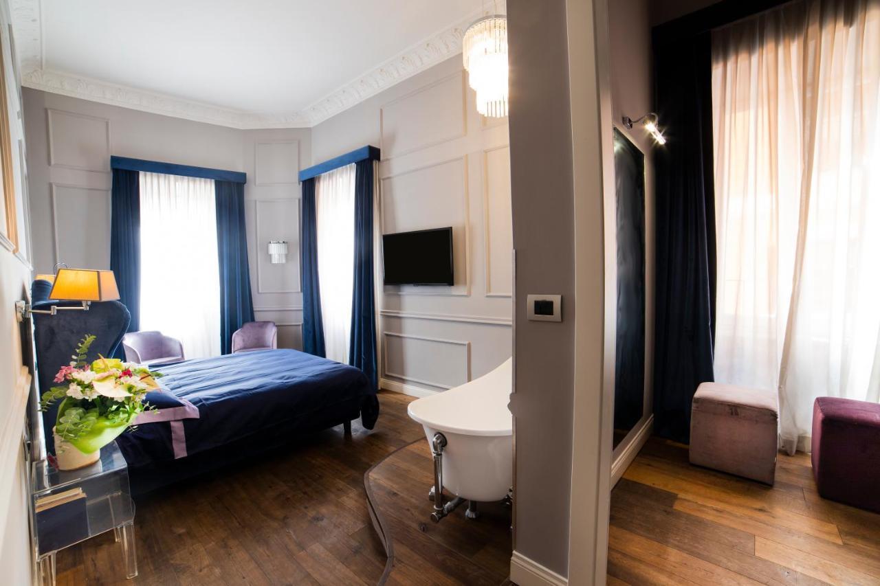 Relais San Lorenzo In Lucina Affittacamere Roma